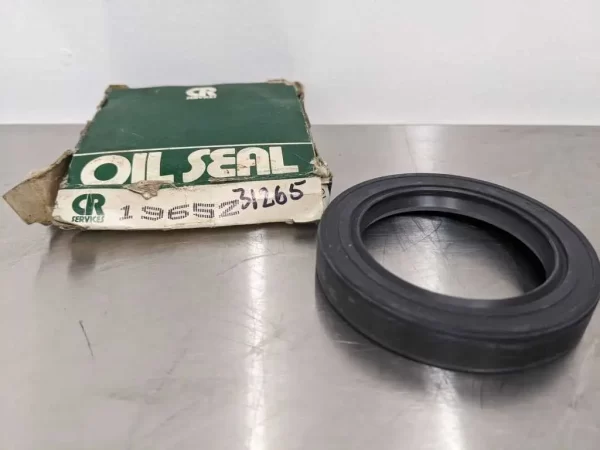 CR 19652, CR Services, Oil Seal