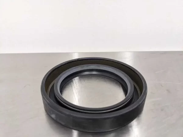 CR 19652, CR Services, Oil Seal