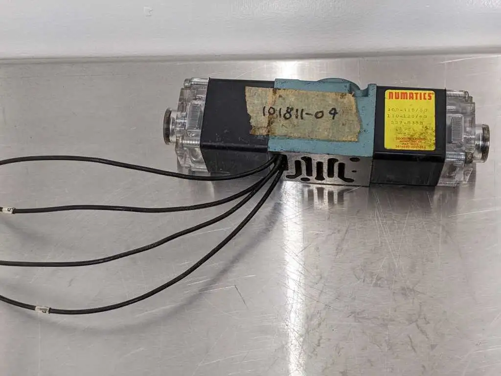 Numatics 227-833B Dual Solenoid with Valve Block 110-115, 110-120 90