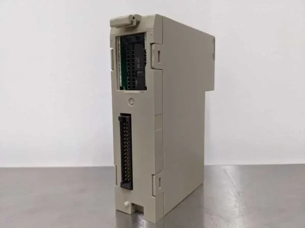 C200H-ID216, Omron, Input Module