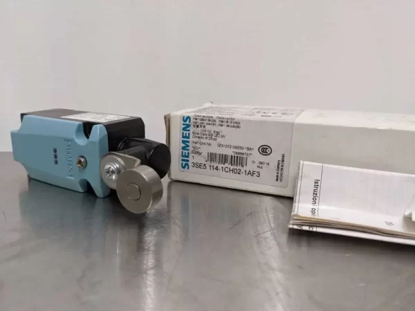 3SE5 114-1CH02-1AF3, Siemens, Position Switch, Roller Crank with LED, Limit Switch