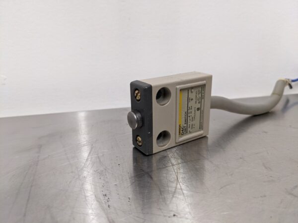D4C-1601, Omron, Limit Switch 2677 2 Omron D4C 1601