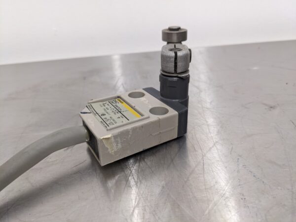 D4C-1620, Omron, Limit Switch 2679 2 Omron D4C 1620