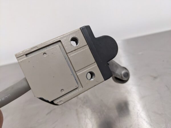 D4C-1620, Omron, Limit Switch 2679 3 Omron D4C 1620
