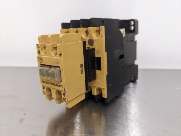 100-A12ND3 and 195-FA02, Allen-Bradley, Contactor and Overload Relay 2688 2 Allen Bradley 100 A12ND3 and 195 FA02