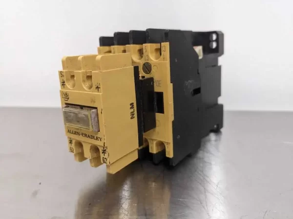 100-A12ND3 and 195-FA02, Allen-Bradley, Contactor and Overload Relay