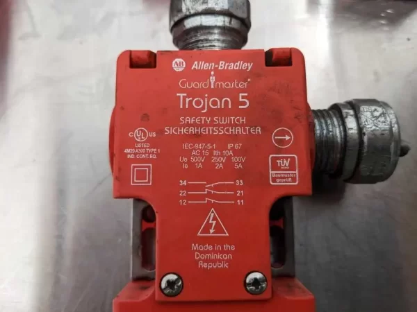 440K-T11088, Allen-Bradley, Guard Master Safety Switch