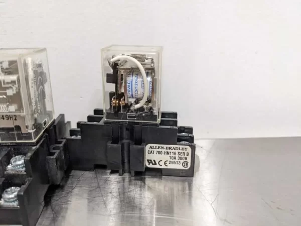 700-HF32A1, Allen-Bradley, Relay with Socket Base 700-HN116