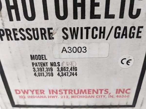 A3003, Dwyer, Photohelic Pressure Switch Gage