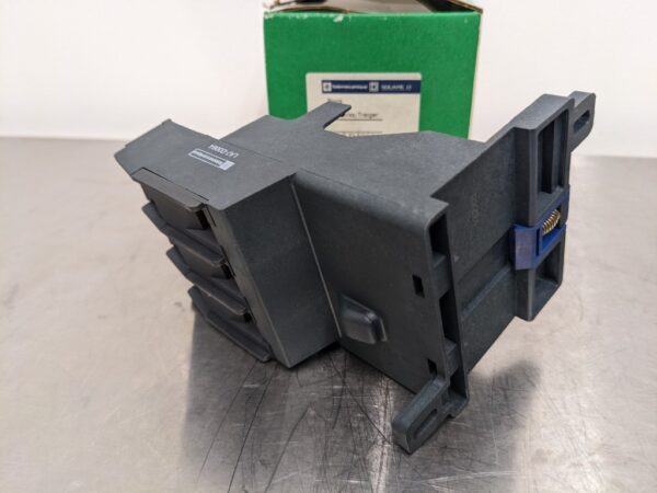 LA7 D3064, Square D, Thermal Overload Relay Terminal Block Adaptor