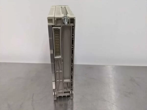 TSXDSY16T2, Schneider Electric, 16 Point Output Module