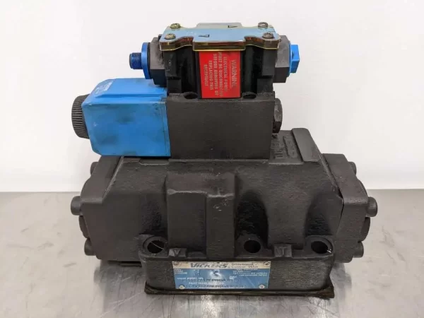 DG5S-8-2A-T-M-FPM4WL-H-530, Vickers, Directional Valve