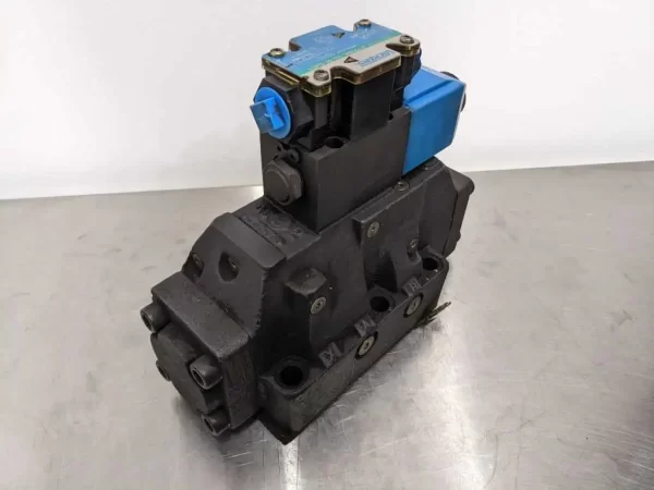 DG5S-8-2A-T-M-FPM4WL-H-530, Vickers, Directional Valve