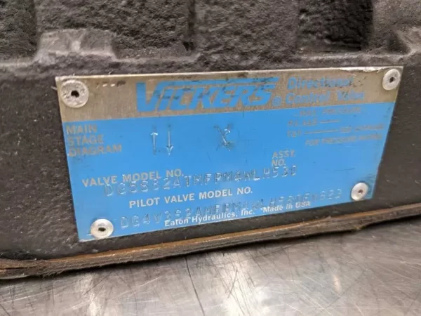 DG5S-8-2A-T-M-FPM4WL-H-530, Vickers, Directional Valve