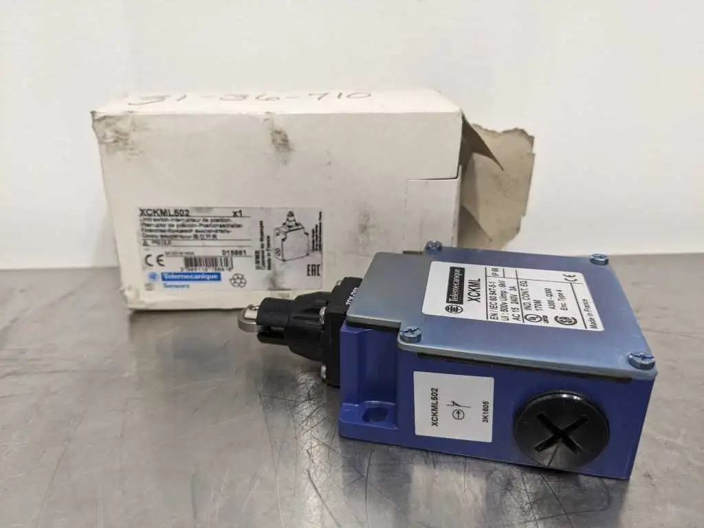 Telemecanique XCKML502 Limit Switch 500v, Uimp 6kV, AC 15 240V 3A IP66