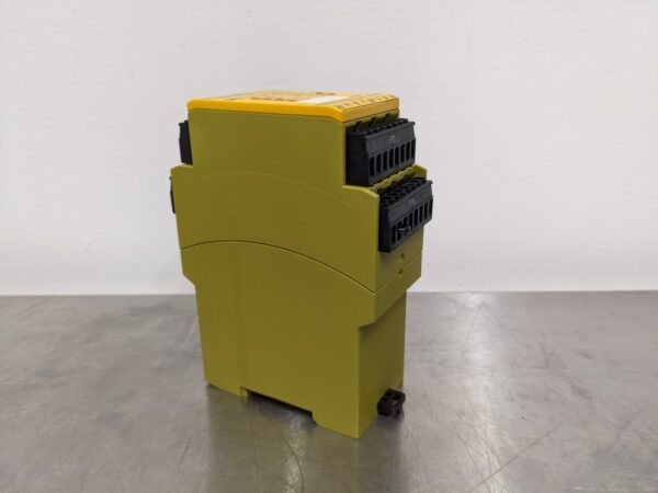 777760, Pilz, Safety Relay