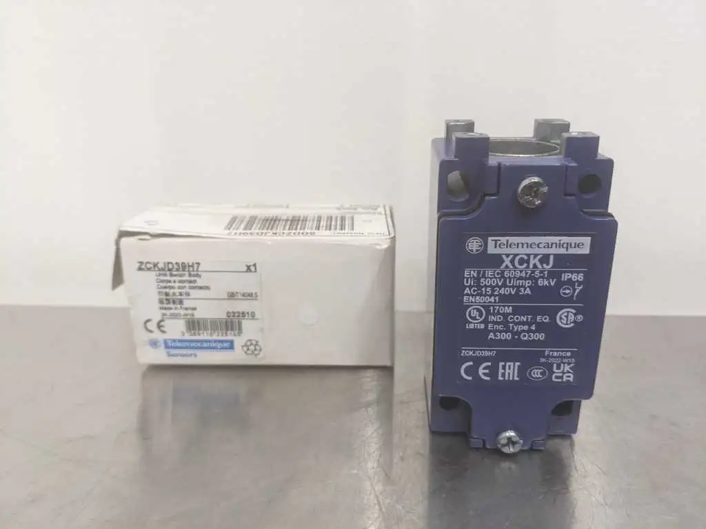 Telemecanique ZCKJD39H7 XCKJ Limit Switch Body 240, VAC, 250, VDC