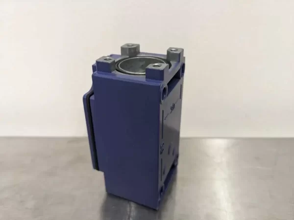 ZCKJD39H7 XCKJ, Telemecanique, Limit Switch Body