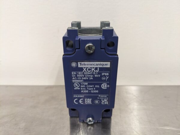 ZCKJD39H7 XCKJ, Telemecanique, Limit Switch Body