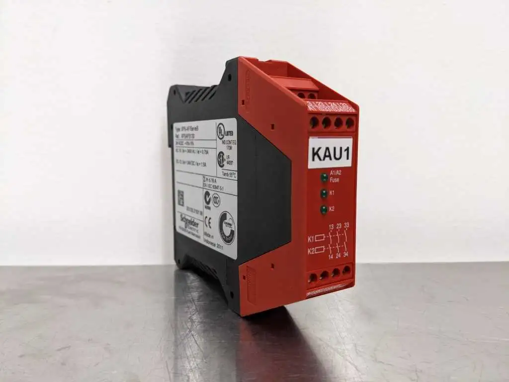 Schneider Electric XPS-AF Safety Relay XPSAF5130 Ser B 24 VAC VDC