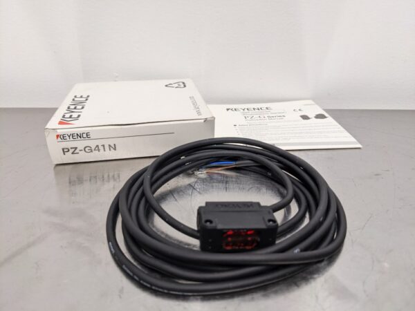 PZ-G41N, Keyence, Built-in Amplifier Photoelectric Sensor Square Reflective Cable Type 3424 1 Keyence PZ G41N 1