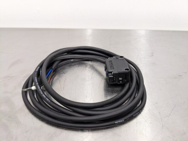 PZ-G41N, Keyence, Built-in Amplifier Photoelectric Sensor Square Reflective Cable Type 3424 3 Keyence PZ G41N 1