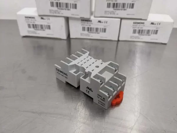 3TX7144-1E5, Siemens, Relay Socket 10A 14 Pin