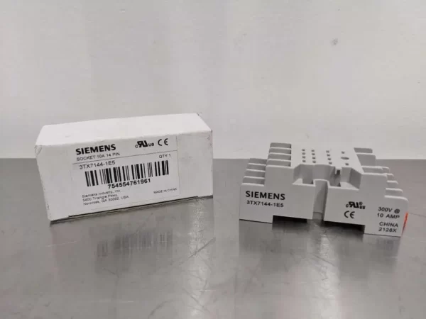 3TX7144-1E5, Siemens, Relay Socket 10A 14 Pin