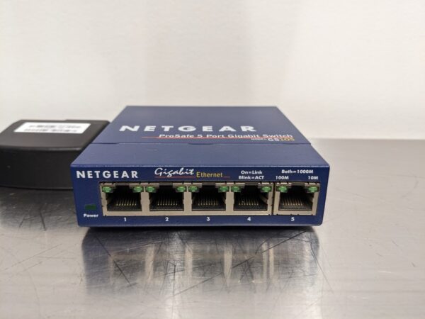 GS105v4, Netgear, ProSafe 5 Port Gigabit Switch v4 3578 2 Netgear GS105v4 1