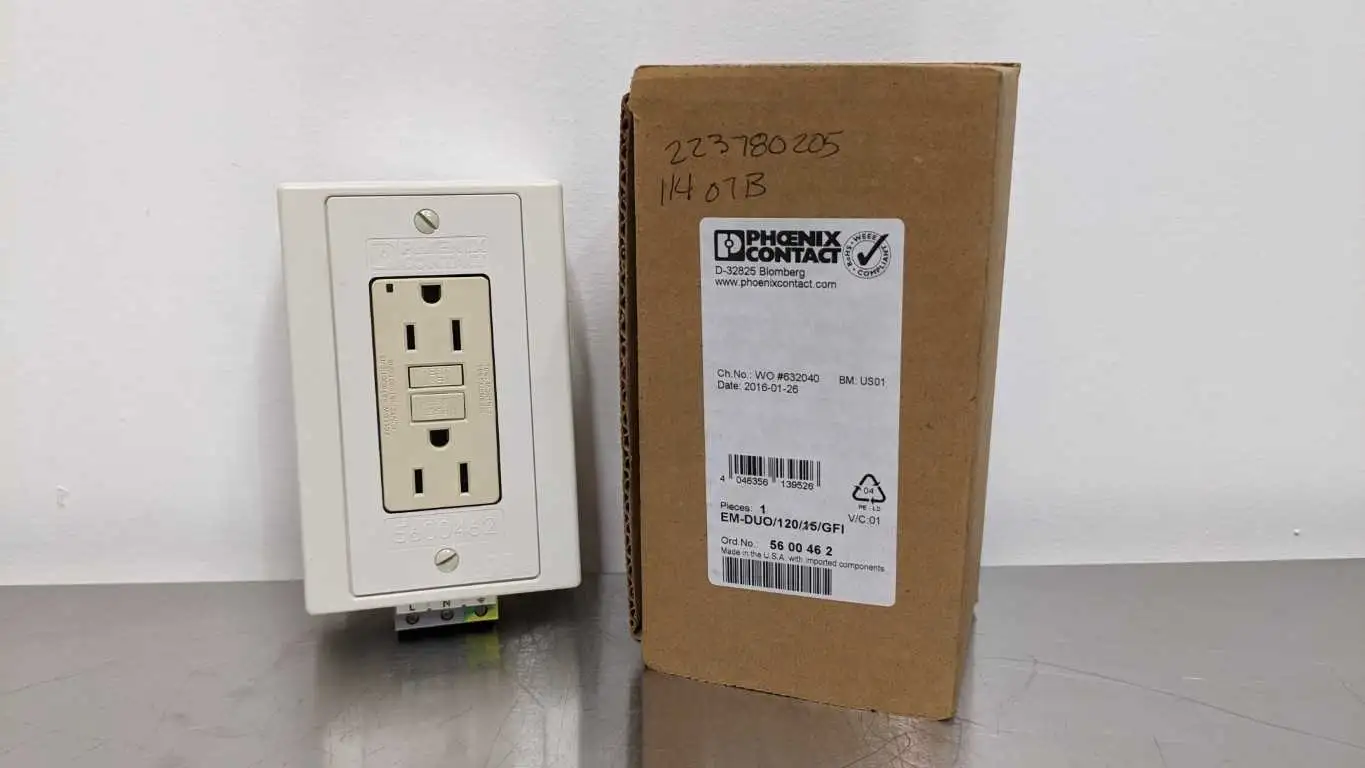 Phoenix Contact EM-DUO/120/15/GFI DIN Rail Power Outlet