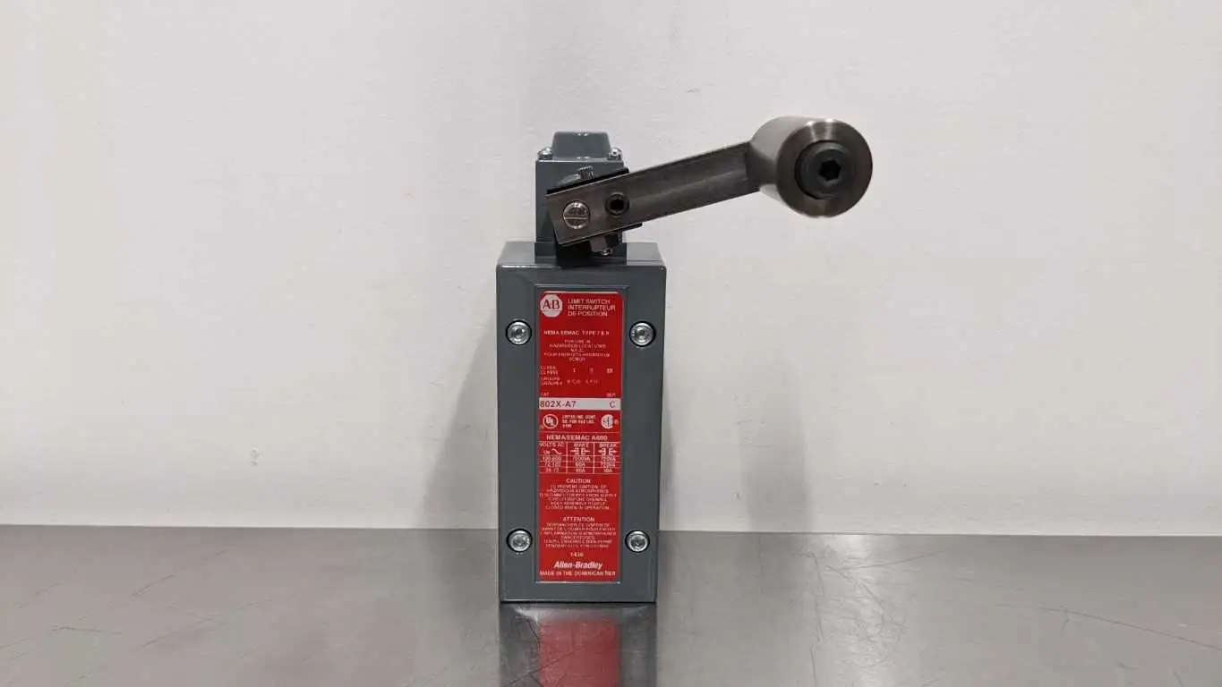 Allen-Bradley 802X-A7 Limit Switch with Roller Handle Hazardous Locations NEW