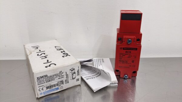 XCSA703, Telemecanique, Safety Limit Switch