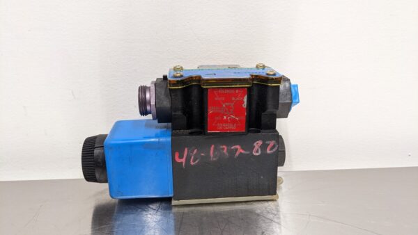 DG4V-3S-2A-M-FPA3WL-B5-60, Vickers, Directional Control Valve 3833 2 Vickers DG4V 3S 2A M FPA3WL B5 60 1