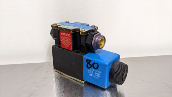 DG4V-3S-2A-M-FPA3WL-B5-60, Vickers, Directional Control Valve 3833 4 Vickers DG4V 3S 2A M FPA3WL B5 60 1