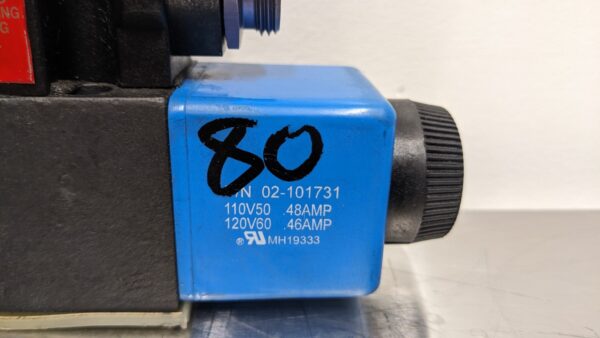 DG4V-3S-2A-M-FPA3WL-B5-60, Vickers, Directional Control Valve 3833 7 Vickers DG4V 3S 2A M FPA3WL B5 60 1