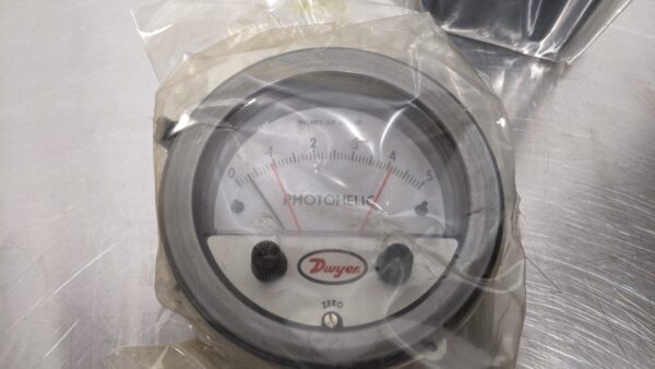 A3005-RMR, Dwyer, Photohelic Pressure Switch Gage