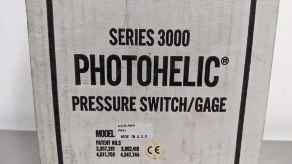 A3006-RMR, Dwyer, Photohelic Pressure Switch Gage