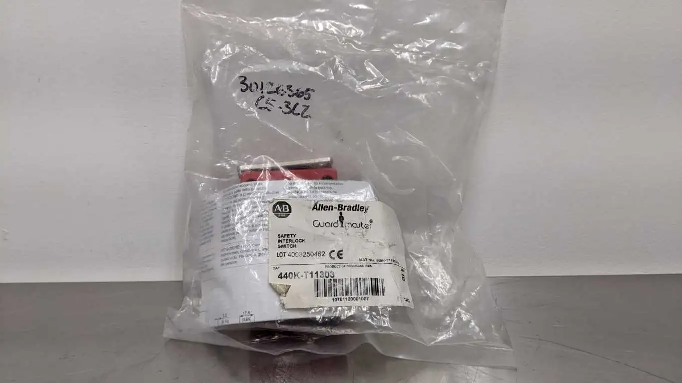 Allen-Bradley 440K-T11303 Safety Interlock Switch Ser B New in Bag