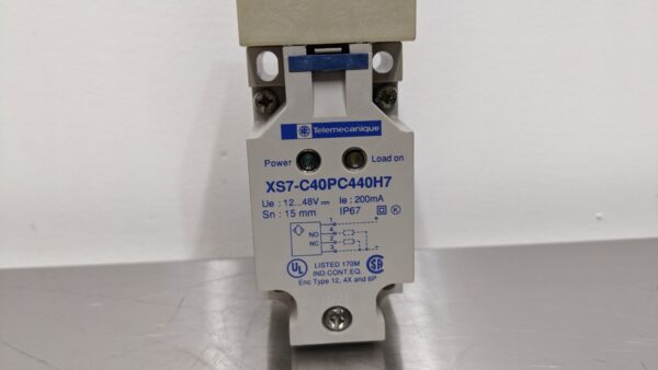 XS7-C40PC440H7, Telemecanique, Inductive Proximity Switch