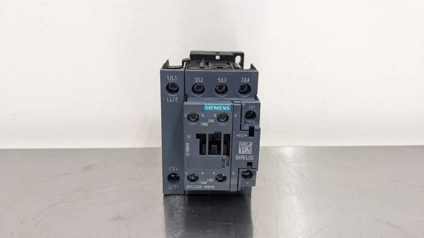 Siemens 3RT2326-1BB40 Contactor with A8E56300730003 Auxiliary Contact Sirius