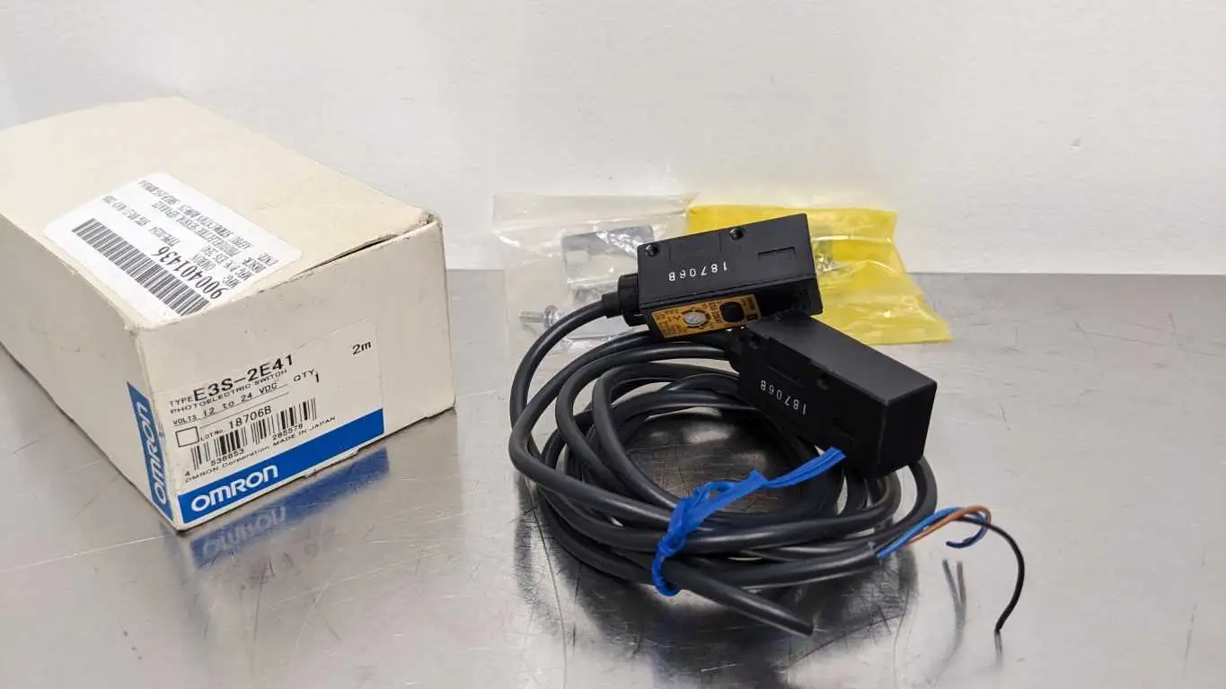 Omron E3S-2E41 Photoelectric Sensor 2m