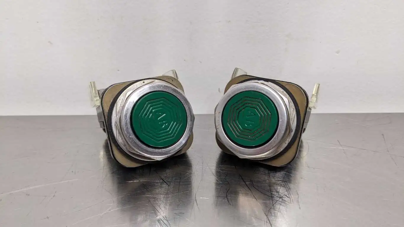 2 Pack Allen-Bradley 800T-A1 Pushbutton Ser N Green