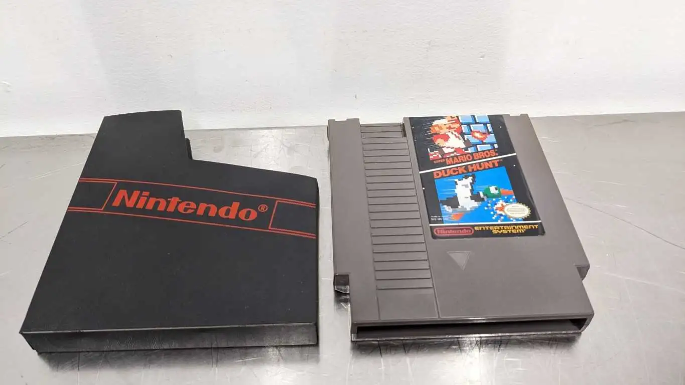 Nintendo Super Mario Bros Duck Hunt NES Game Oval Seal 1985