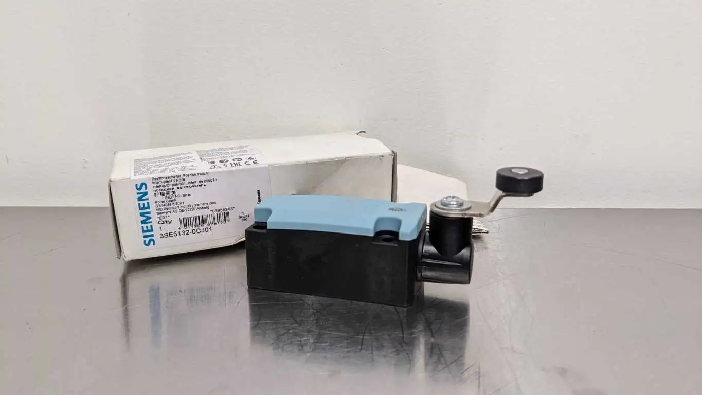 Siemens 3SE5132-0CJ01 Limit Switch 1NO 1NC Snap Roller Crank