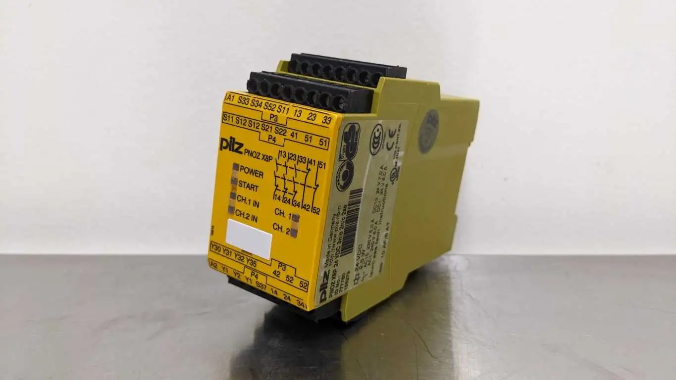 Pilz 777760 Safety Relay 24VDC 2.5W PNOZ X8P 24VDC 3n/o 2n/c 2so 2.5W