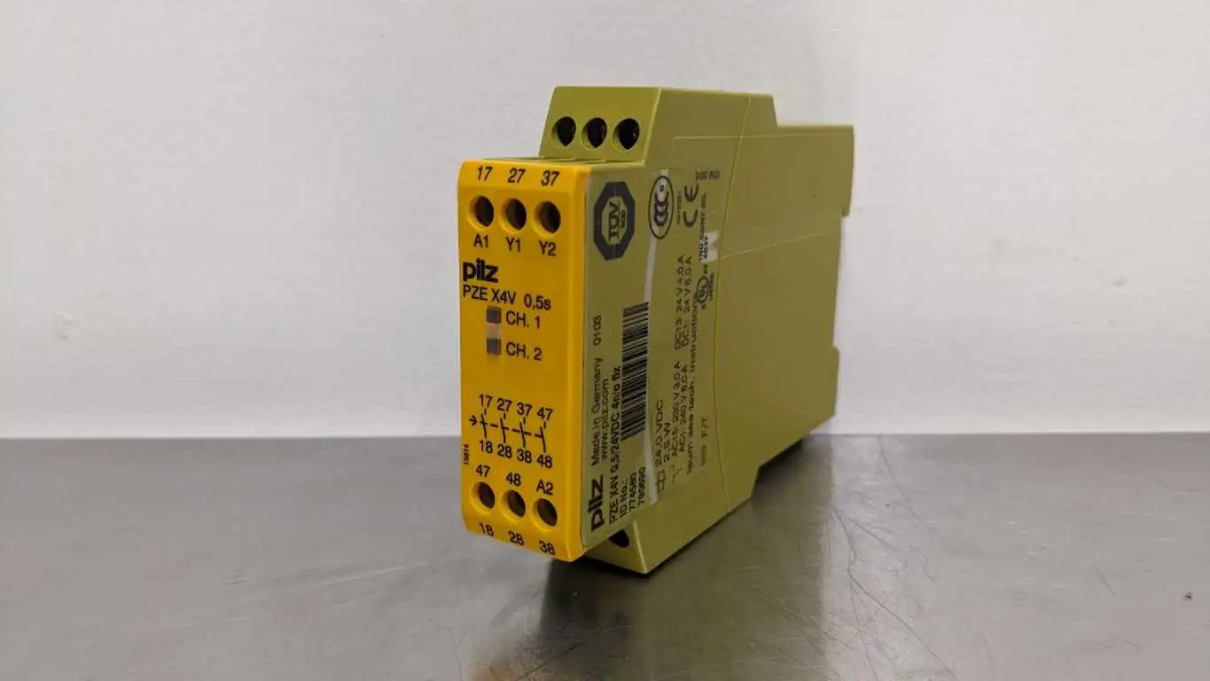 Pilz 774580 Safety Relay 24VDC 2.5W PZE X4V 0,5/24VDC 4n/o fix