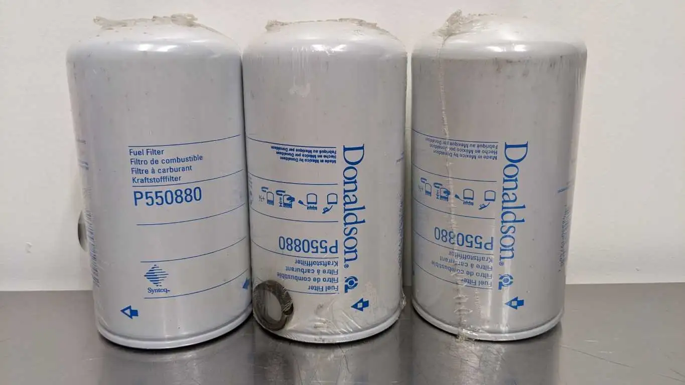 3 Pack Donaldson P550880 Fuel Filter Spin On Factory Sealed