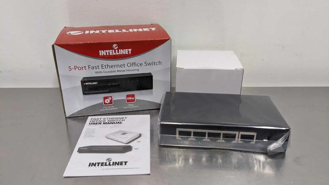 Intellinet 523301 5 Port Fast Ethernet Office Switch 10/100 with Metal Housing