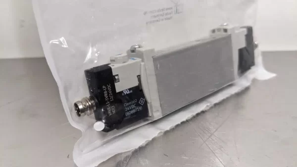 VUVG-B14-T32C-AZT-F-1R8L, Festo, Solenoid Valve