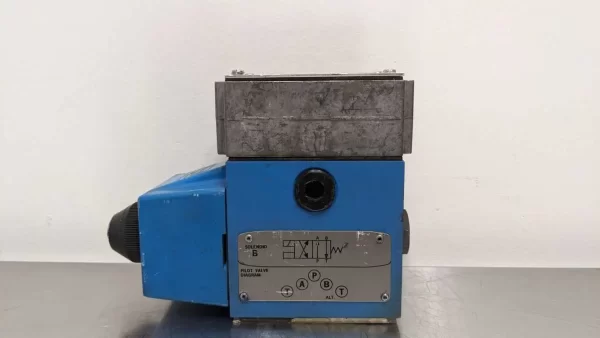 DG4S4W 012A B 60, Vickers, Directional Control Valve